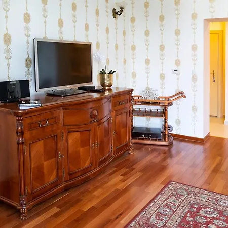 Elegance Apartman Lejlighed