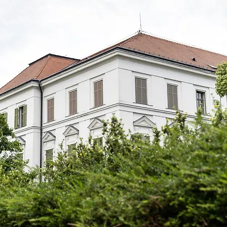 Elegance Apartman Lejlighed